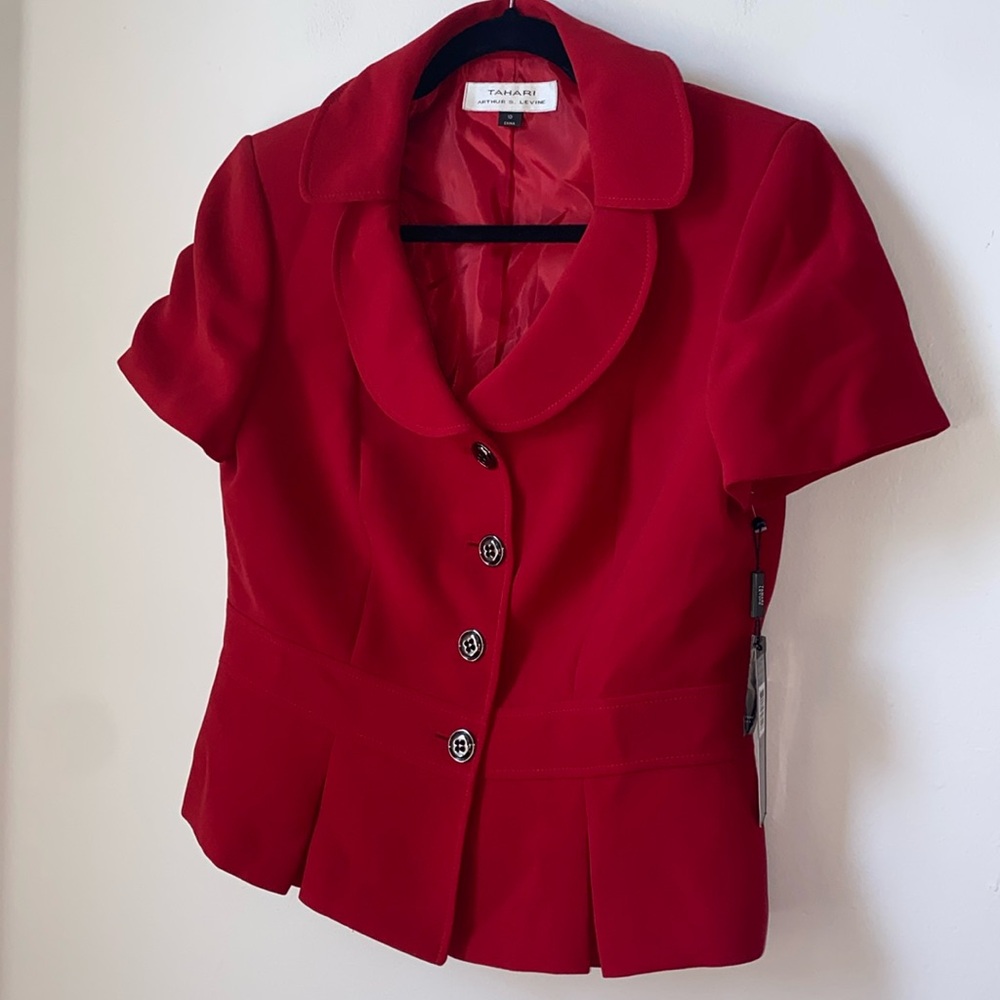 Tahari Roseanne women’s NWT button front fitted jacket, color Red Sparkle, 10